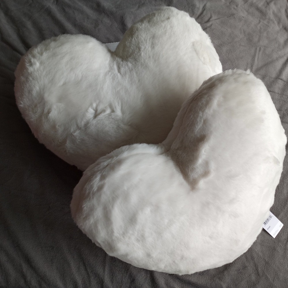 NWT BUNDLE of Two Nordstrom Heart Shaped Pillows WHITE Lot Bundle of Two 16"